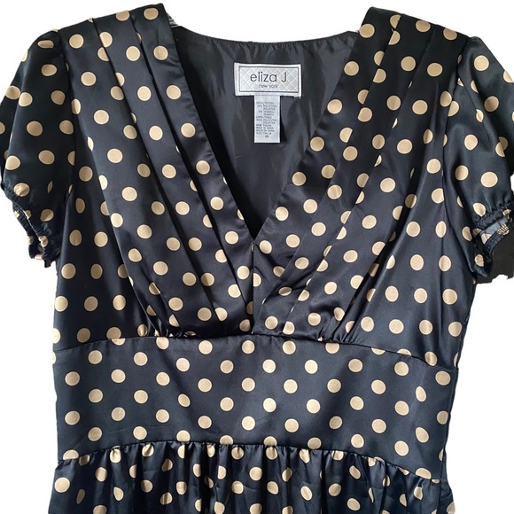 Eliza J New York polka dot cap sleeves, a v neckline. Size 10. *Few flaws - Picture 7 of 13
